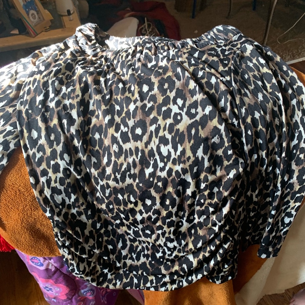 Leopard print blouse size large style & Co nylon